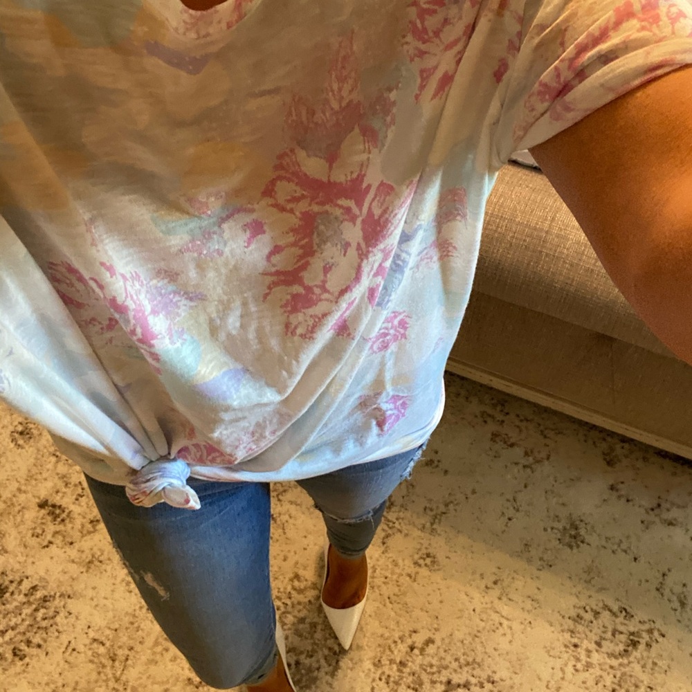 Host Pick(Last)💗🤍Hawaiian tropic FLoral top - Picture 4 of 7